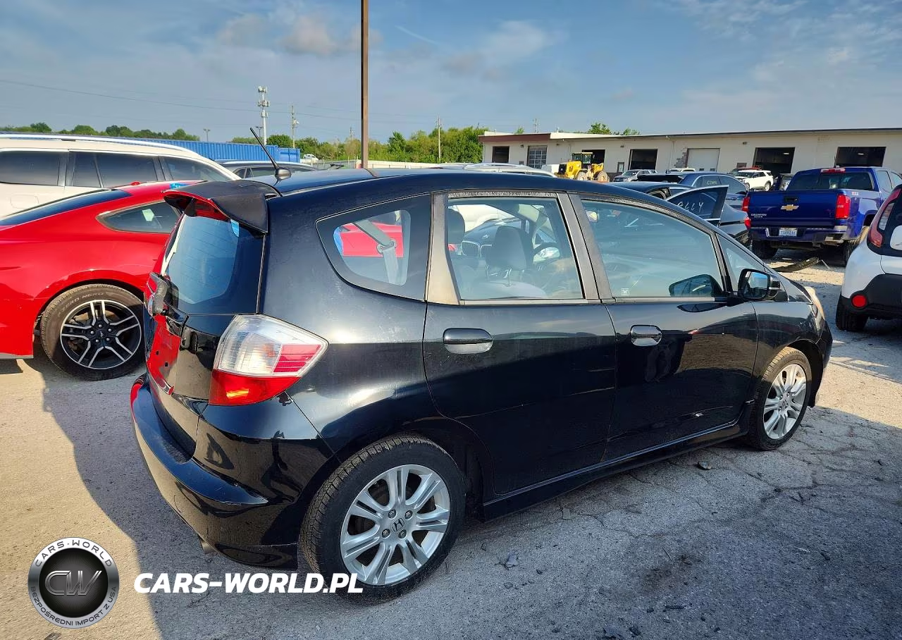 2010 Honda Fit Sport VIN:JHMGE8H4XAC014072 - 3