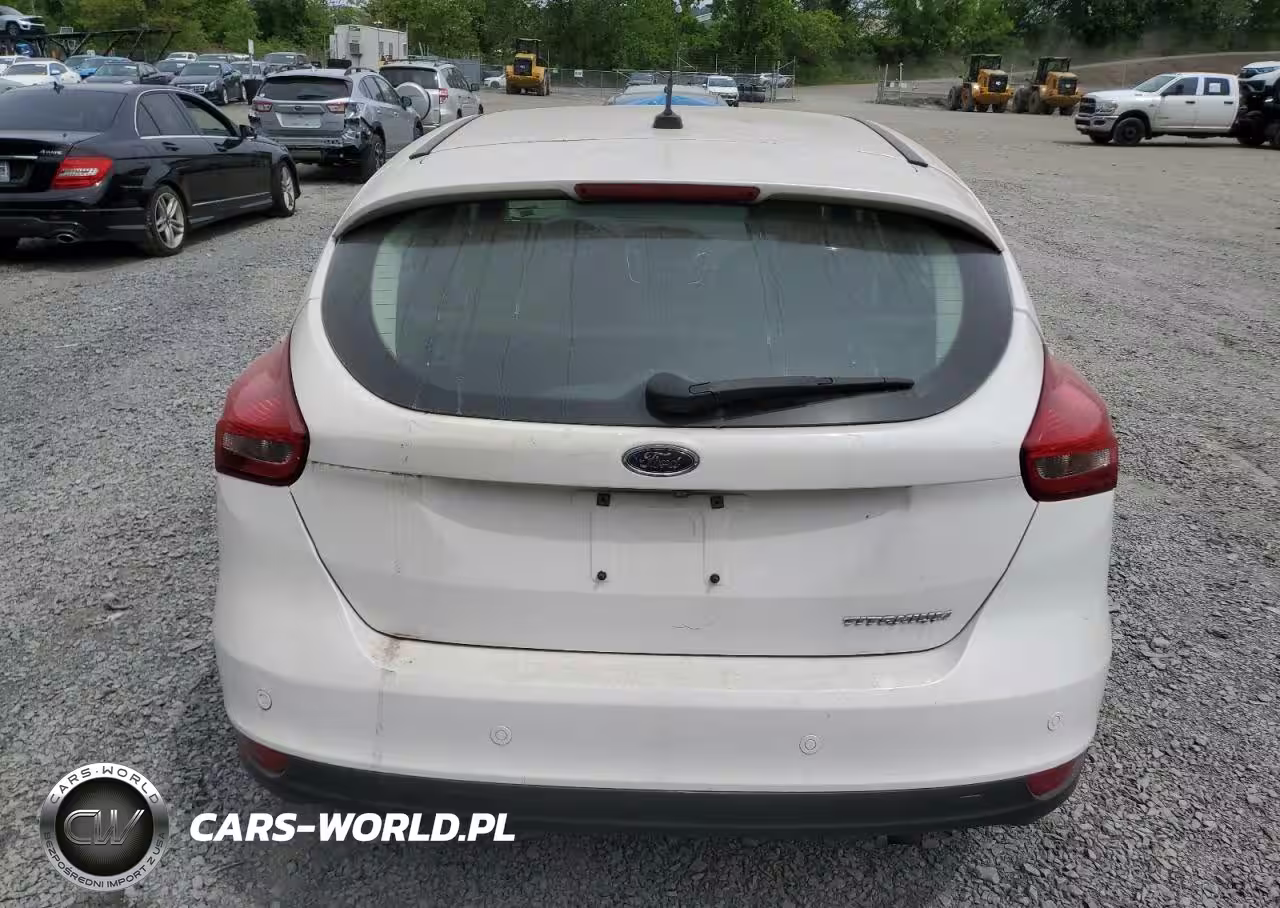 2018 Ford Focus Titanium VIN:1FADP3N23JL288255 - 6