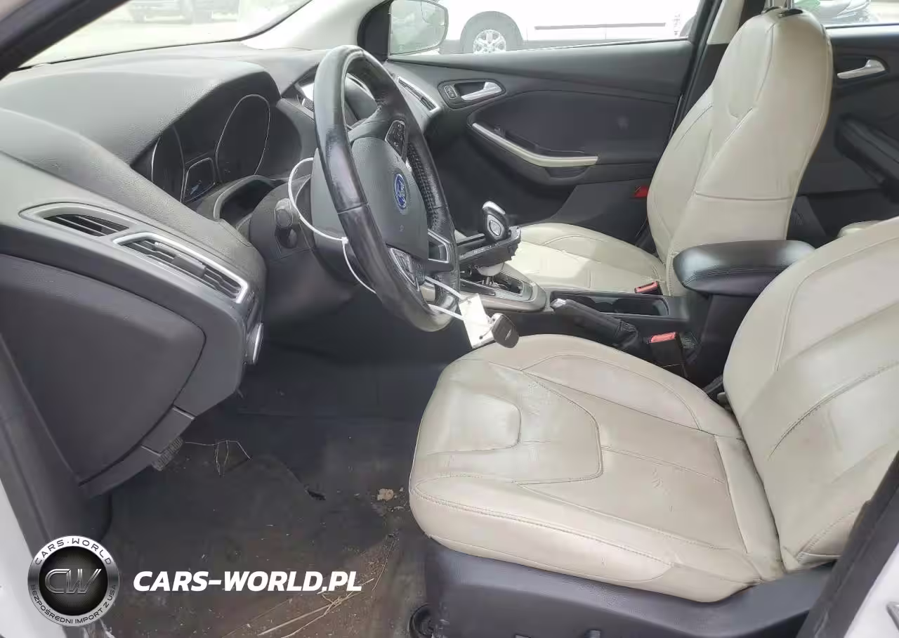 2018 Ford Focus Titanium VIN:1FADP3N23JL288255 - 7