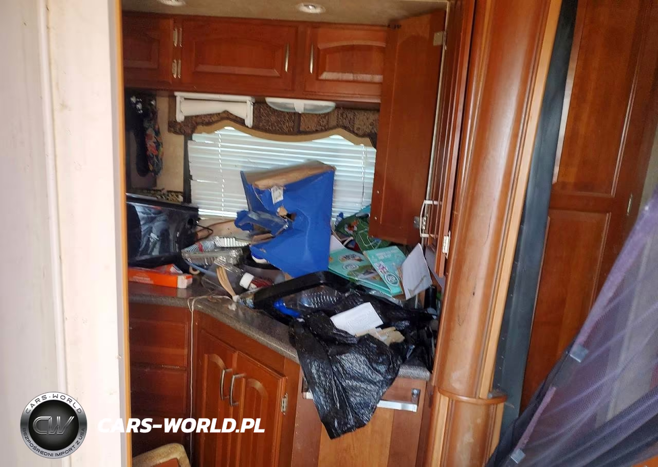 2010 Keystone Rv Recreational Vehicle (Rv) - Rv VIN:4YDF36429AE770392 - 8