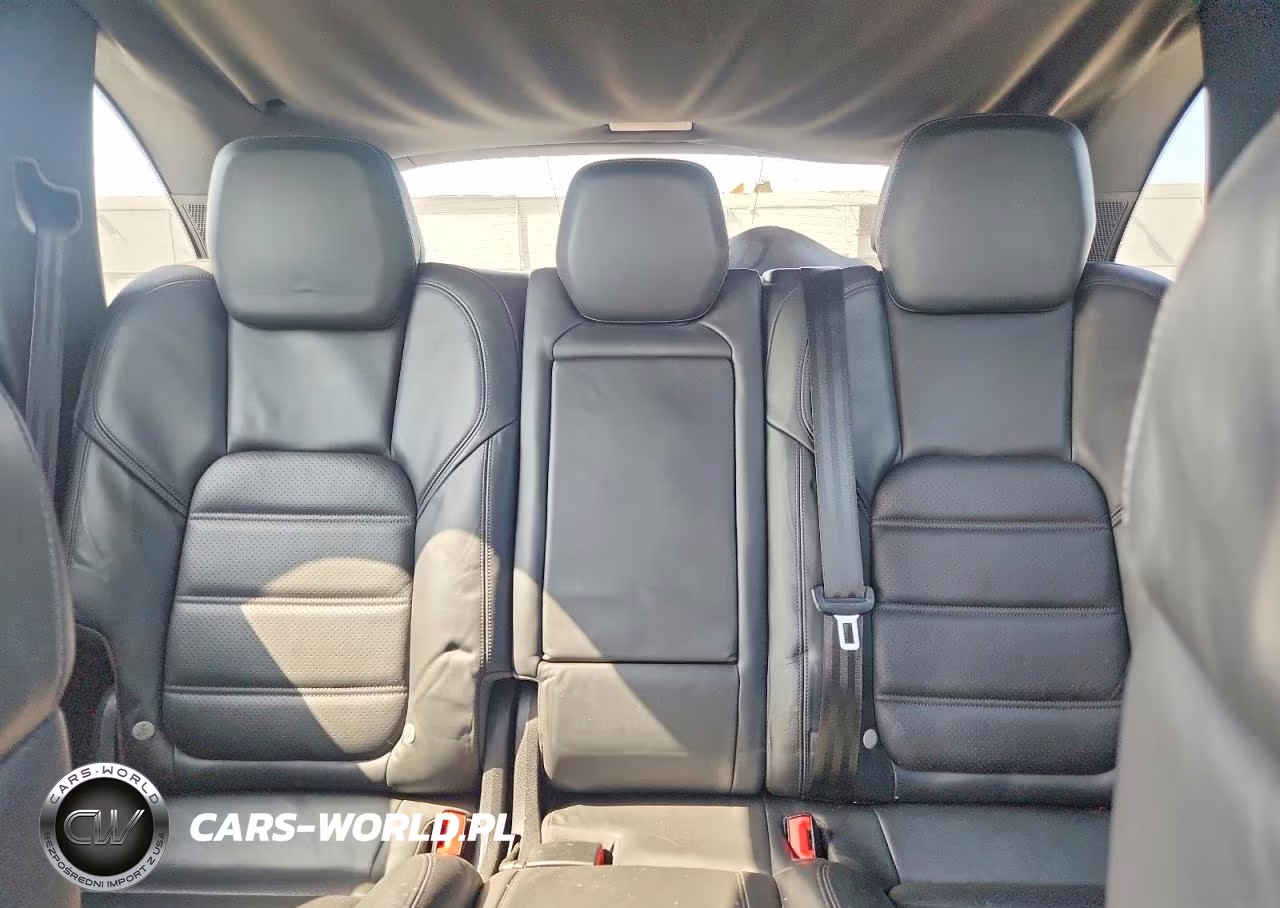 2011 Porsche Cayenne S VIN:WP1AB2A25BLA41802 - 10