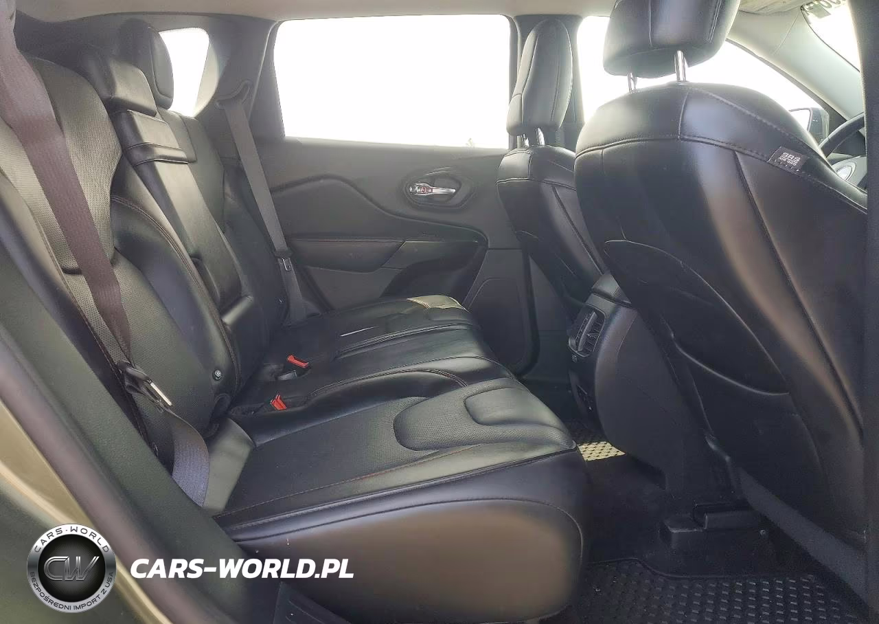 2019 Jeep Cherokee Trailhawk VIN:1C4PJMBN6KD168104 - 11