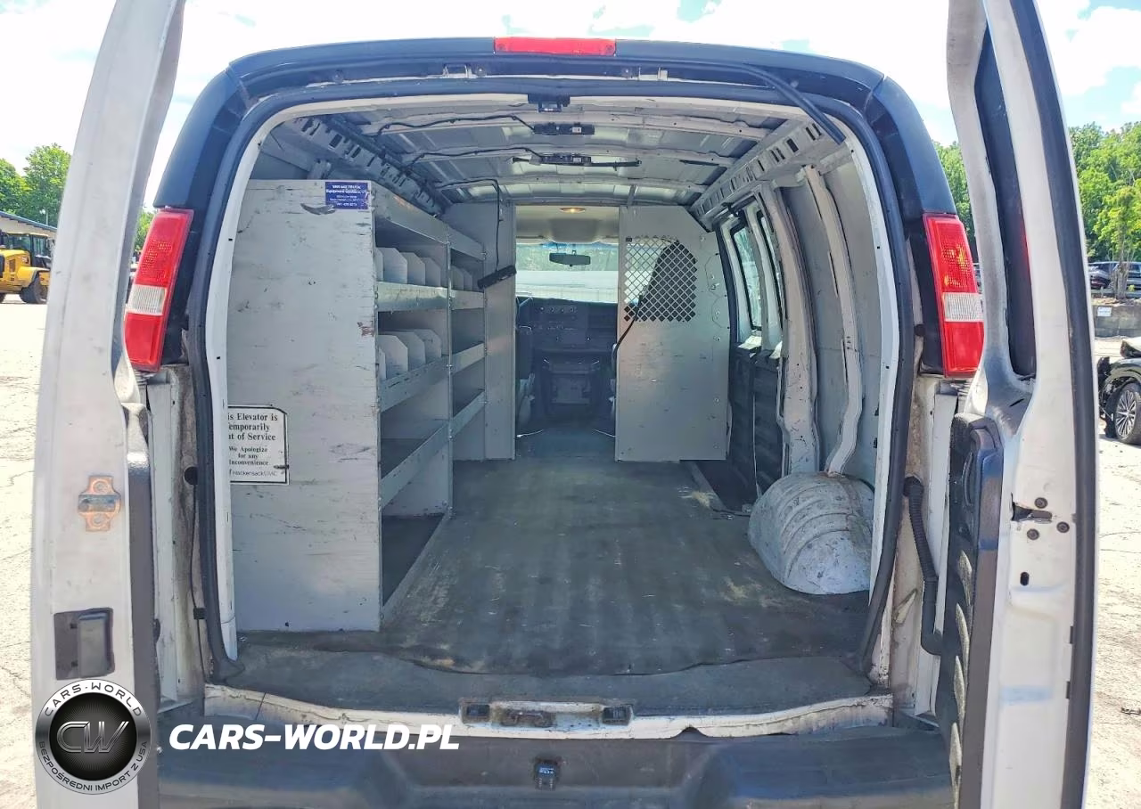 2017 Chevrolet Express G2500 VIN:1GCWGAFF7H1113232 - 10