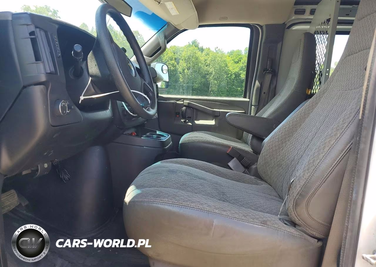 2017 Chevrolet Express G2500 VIN:1GCWGAFF7H1113232 - 7