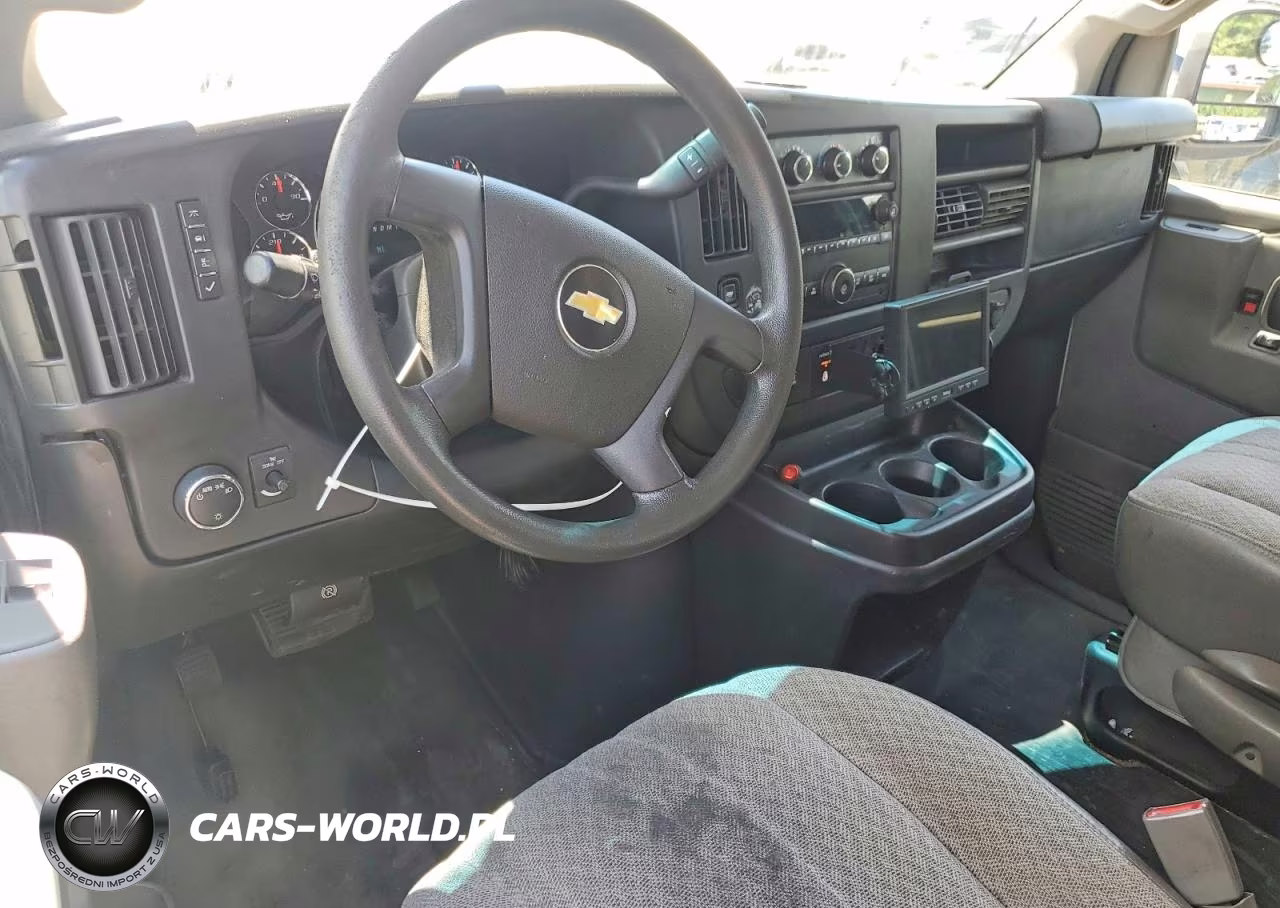 2017 Chevrolet Express G2500 VIN:1GCWGAFF7H1113232 - 8