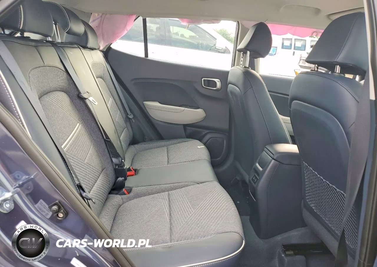 2026 Hyundai Venue Sel VIN:KMHRC8A36TU447205 - 10