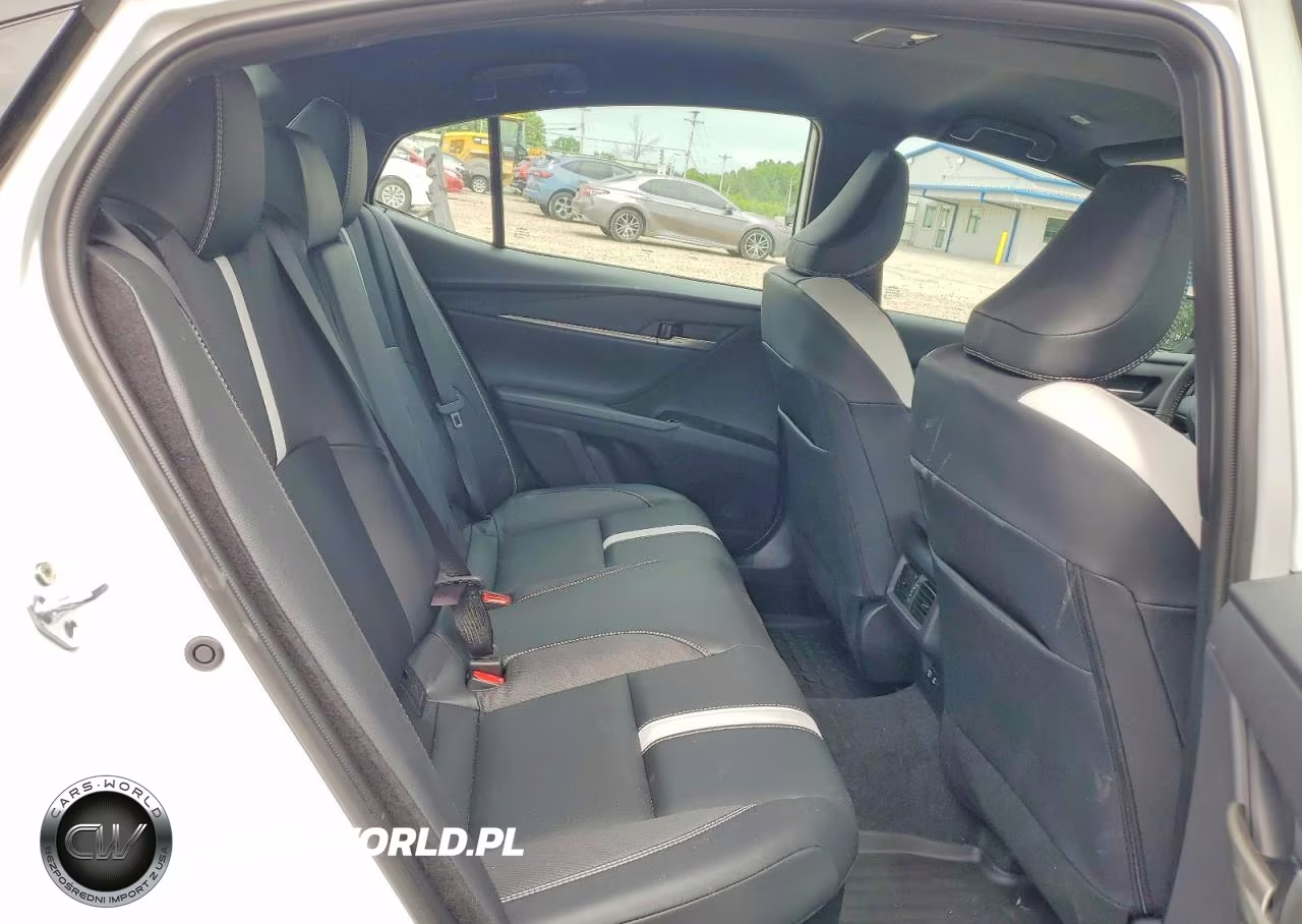2026 Toyota Camry Se VIN:4T1DBADK1TU052968 - 10