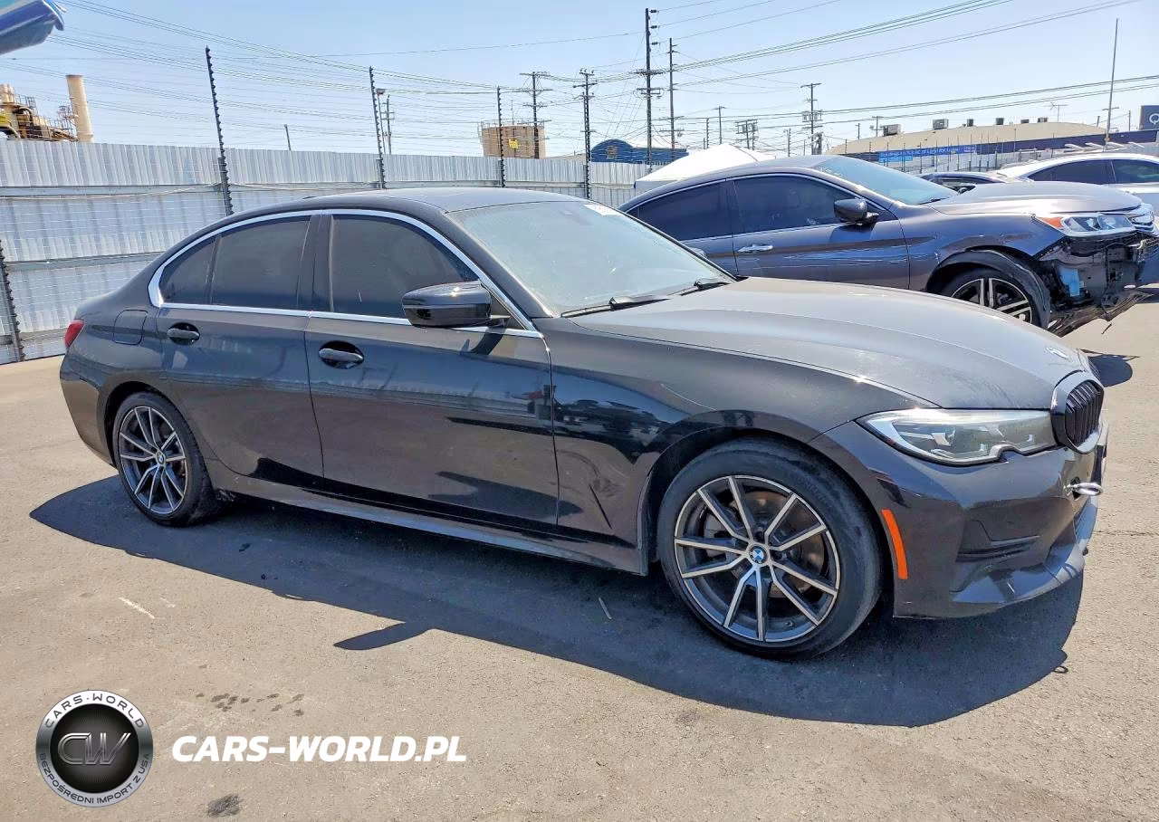 2019 BMW 330I VIN:3MW5R1J55K8B00662 - 4
