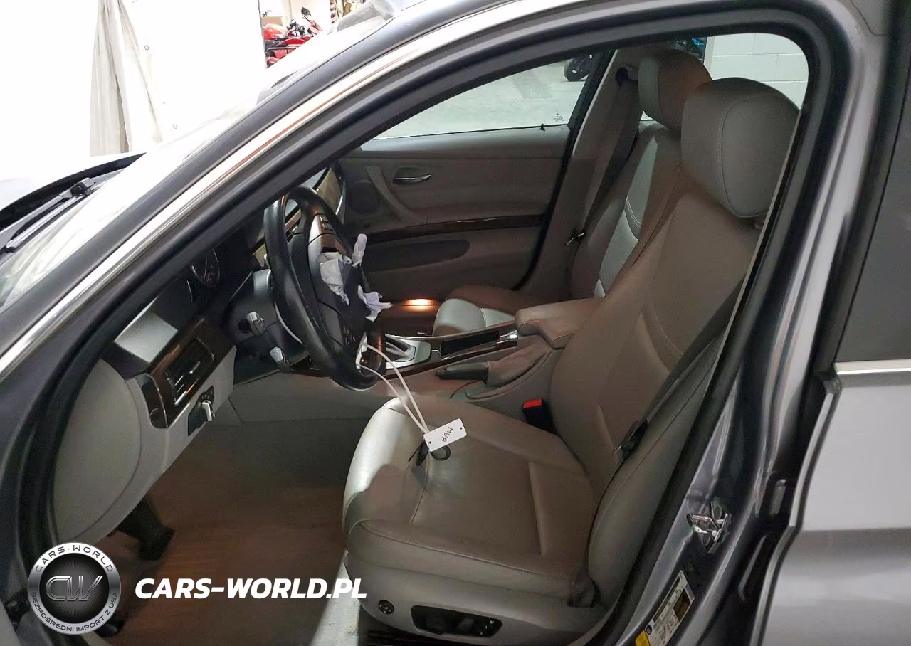 2009 BMW 335 Xi VIN:WBAPL33569A405654 - 7