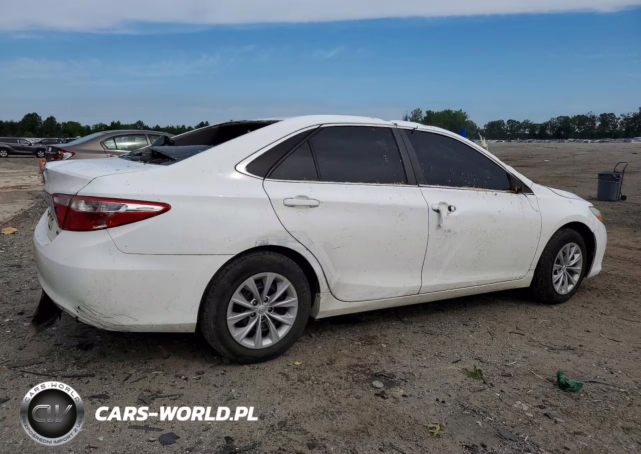 2016 Toyota Camry Le VIN:4T1BF1FK6GU507005 - 3