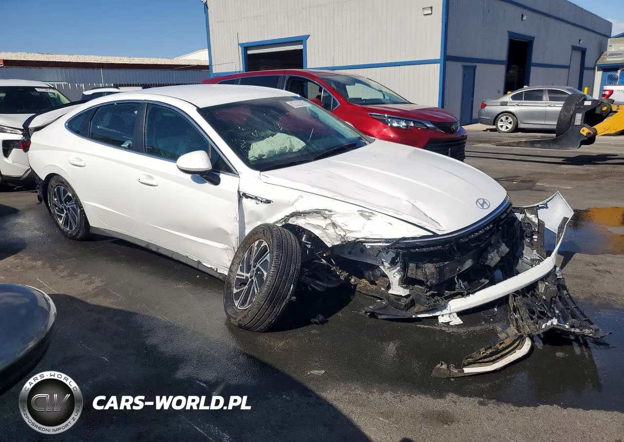2026 Hyundai Sonata Hybrid Blue VIN:KMHL24JJ8TA154035 - 4