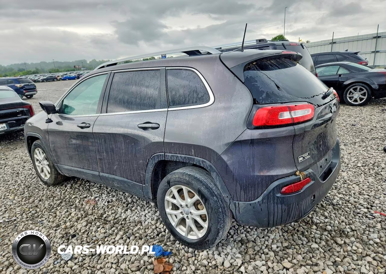 2016 Jeep Cherokee Latitude VIN:1C4PJLCB8GW136586 - 2
