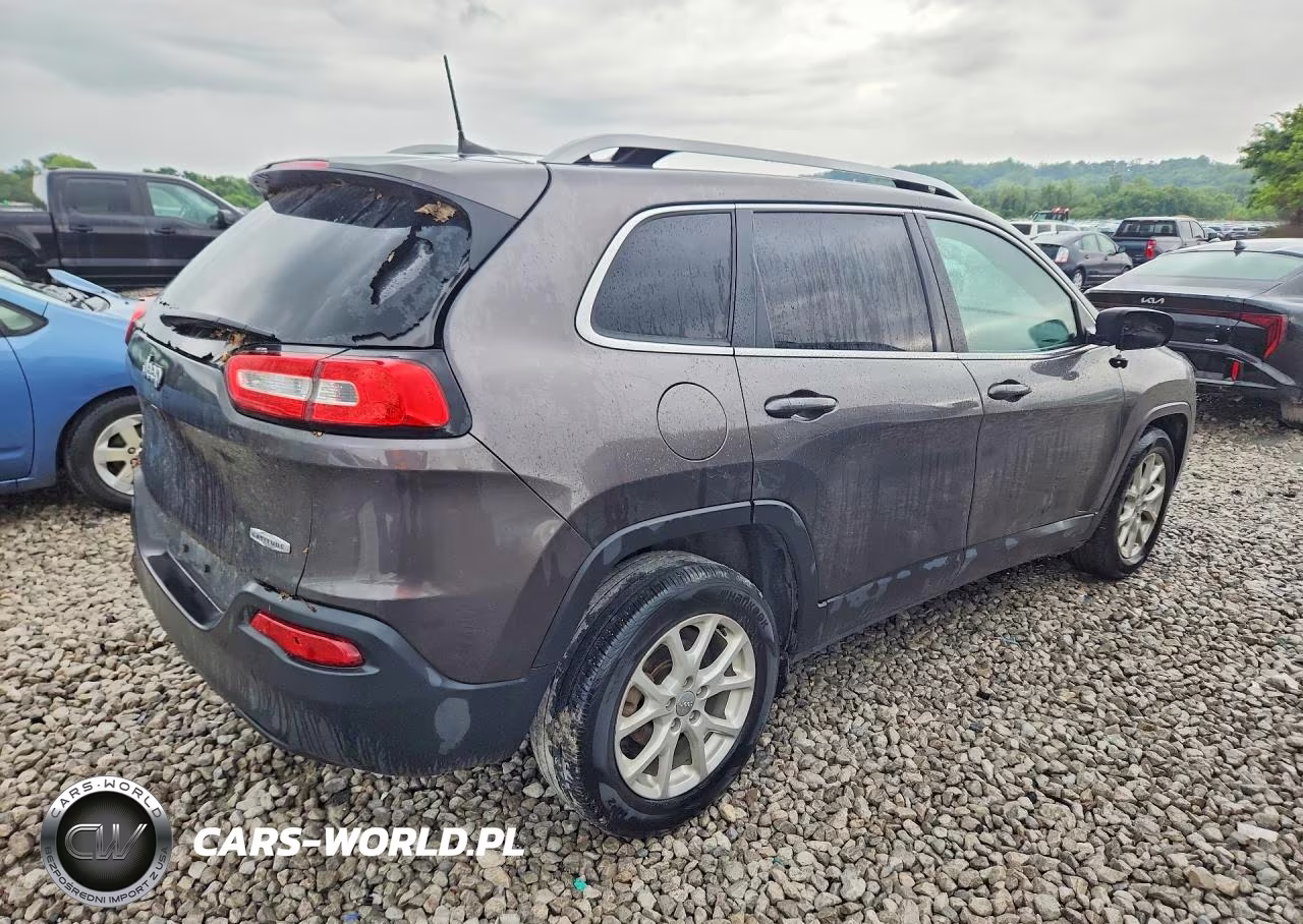 2016 Jeep Cherokee Latitude VIN:1C4PJLCB8GW136586 - 3