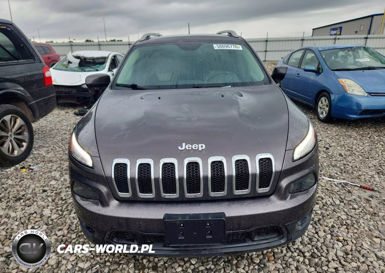 2016 Jeep Cherokee Latitude VIN:1C4PJLCB8GW136586 - 5