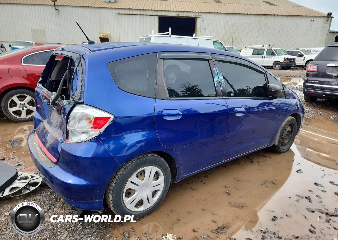 2009 Honda Fit VIN:JHMGE882X9S056497 - 3