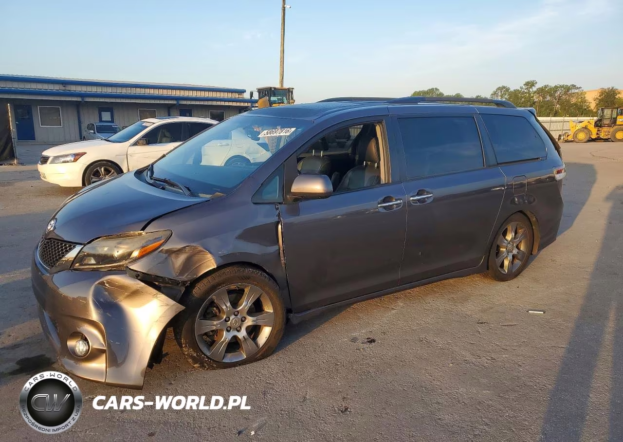 2015 Toyota Sienna Sport – zdjęcie 1 z 13