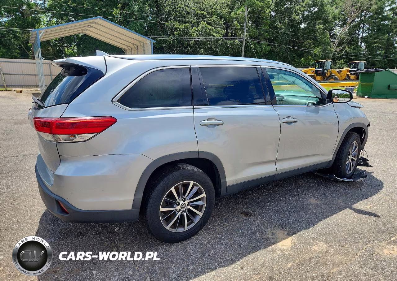 2019 Toyota Highlander Xle VIN:5TDKZRFH4KS552410 - 3