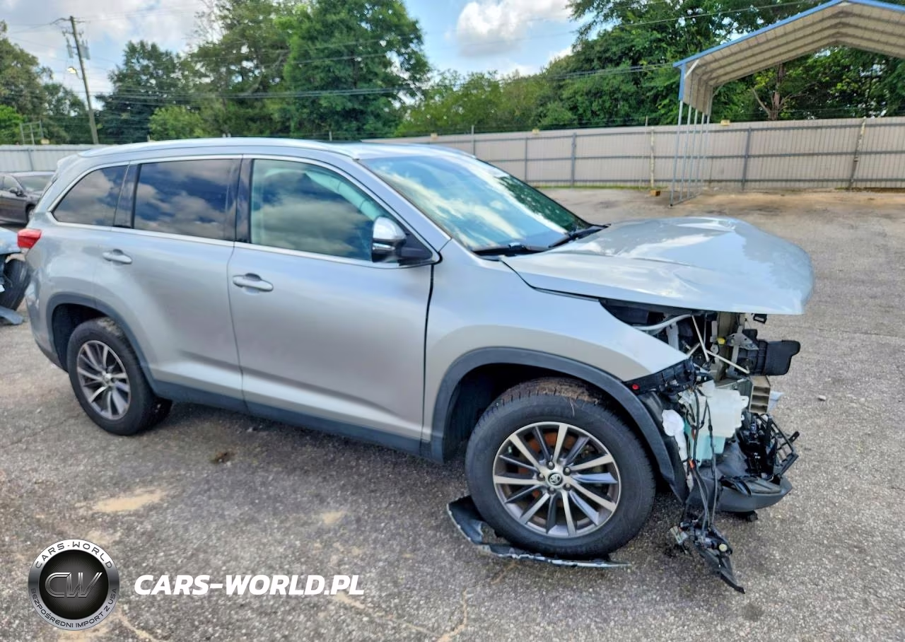 2019 Toyota Highlander Xle VIN:5TDKZRFH4KS552410 - 4
