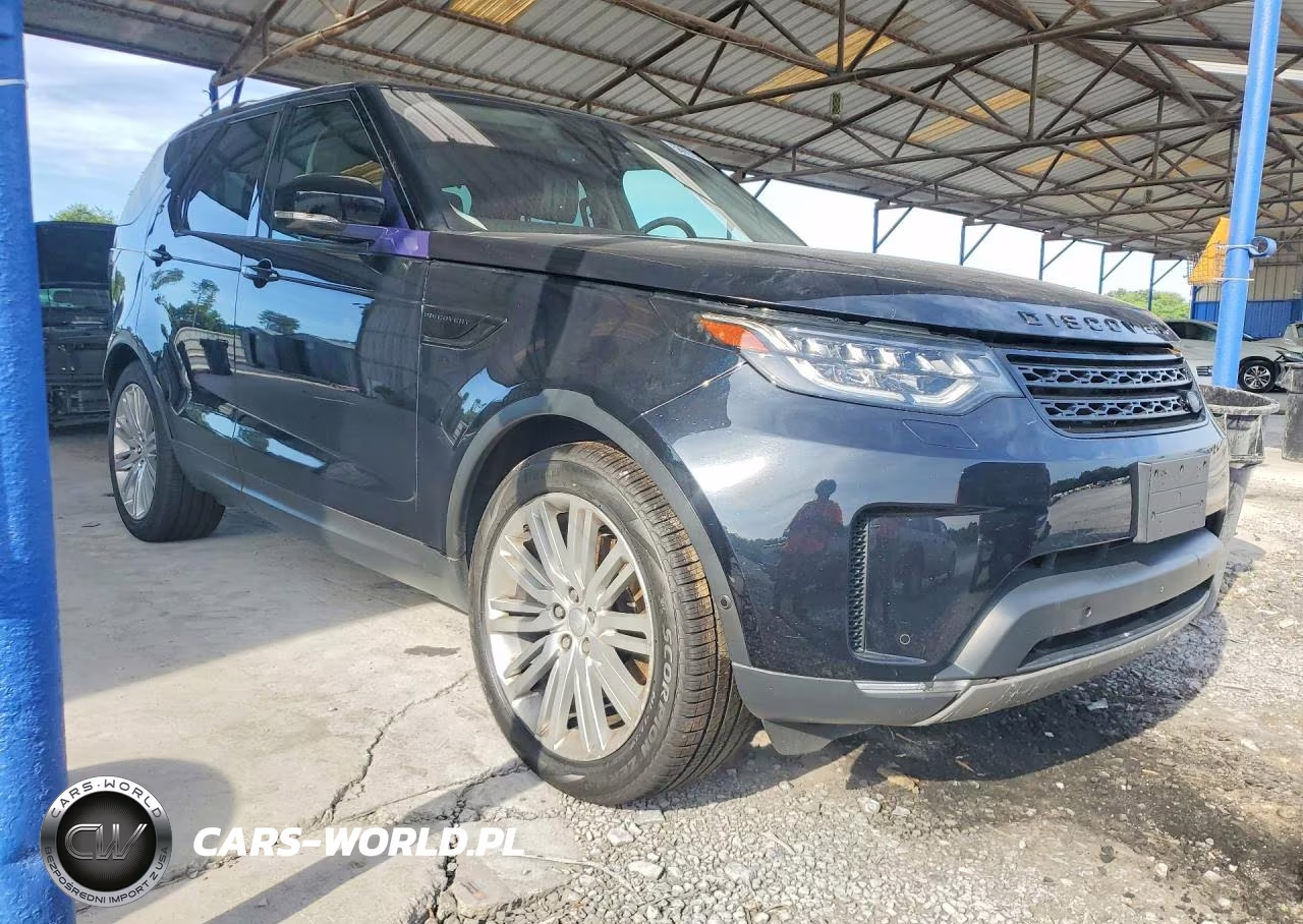2017 Land Rover Discovery First Edition VIN:SALRTBBV0HA017379 - 4