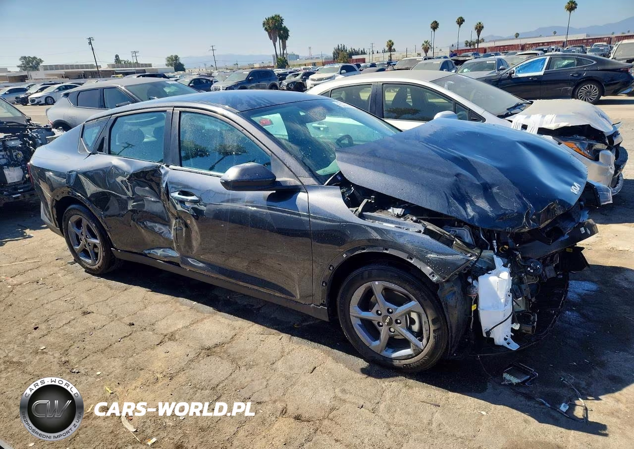 2025 Kia K4 Lxs VIN:3KPFT4DE9SE250460 - 4