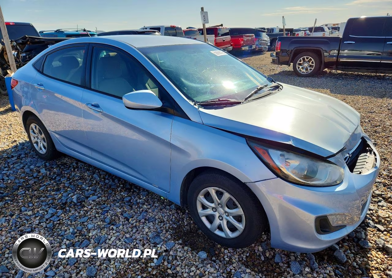 2013 Hyundai Accent Gls VIN:KMHCT4AE2DU336779 - 4