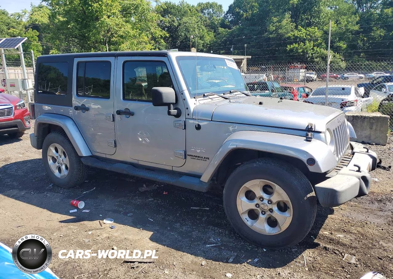 2013 Jeep Wrangler Unlimited Sahara VIN:1C4BJWEG3DL544513 - 4
