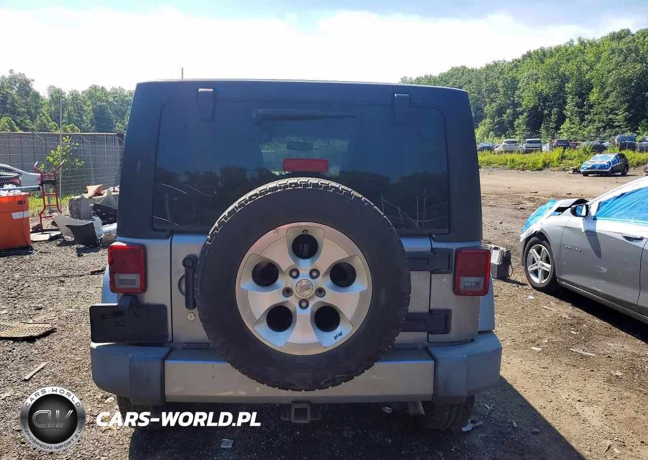 2013 Jeep Wrangler Unlimited Sahara VIN:1C4BJWEG3DL544513 - 6