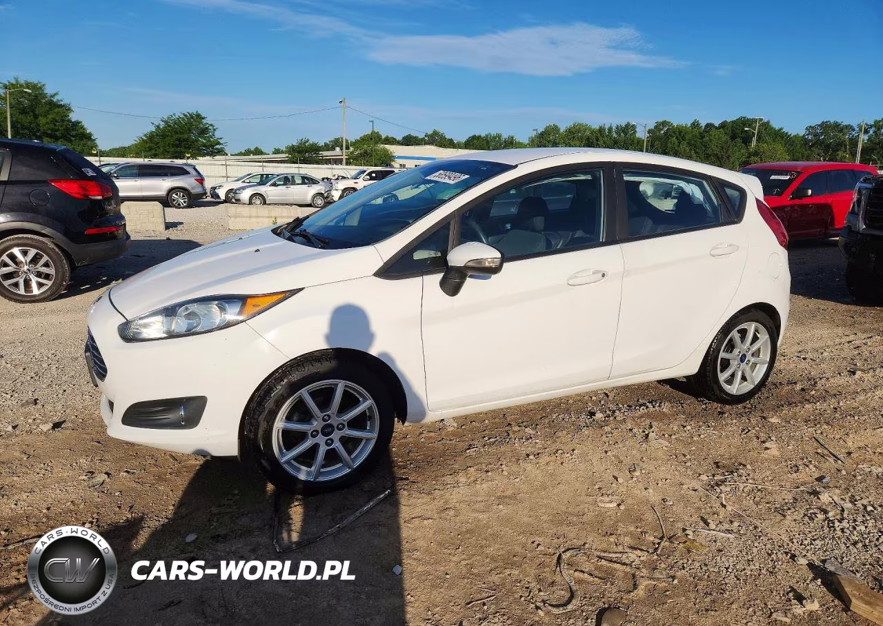 2015 Ford Fiesta Se – zdjęcie 1 z 13