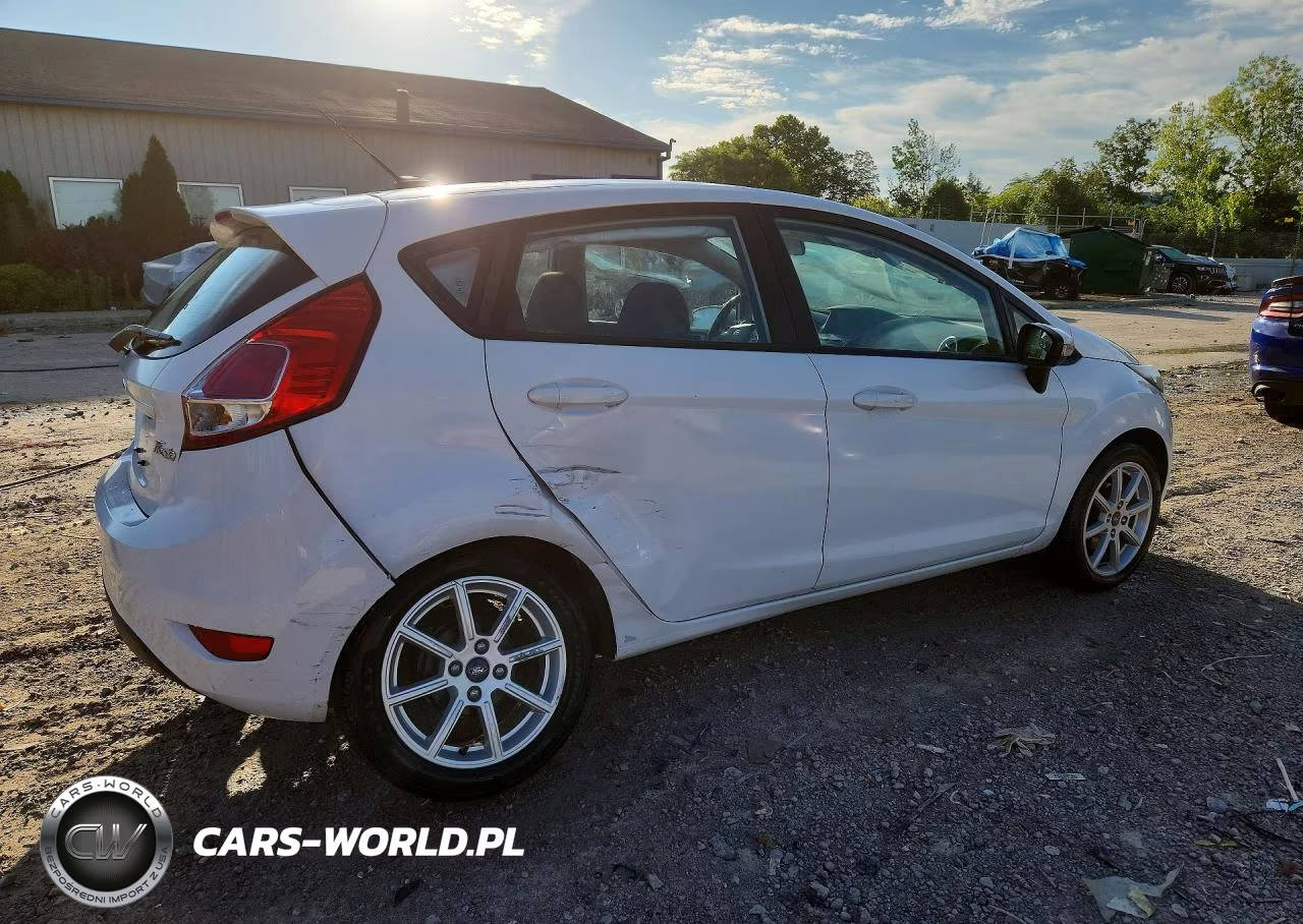 2015 Ford Fiesta Se VIN:3FADP4EJ8FM209195 - 3
