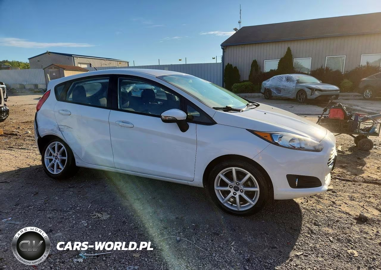 2015 Ford Fiesta Se VIN:3FADP4EJ8FM209195 - 4