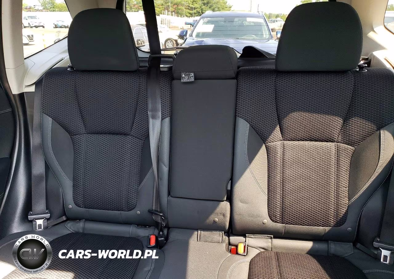 2020 Subaru Forester Premium VIN:JF2SKAJCXLH460565 - 10