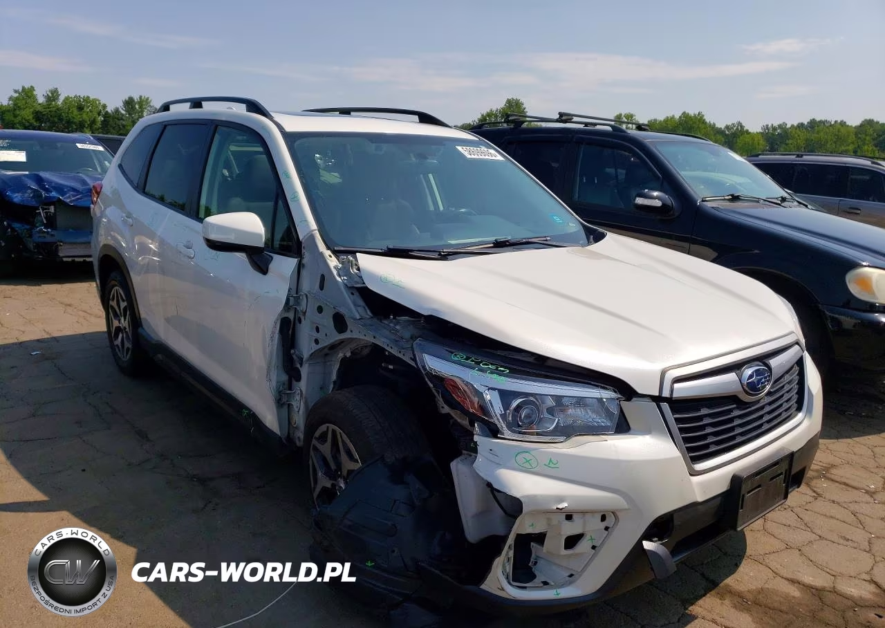 2020 Subaru Forester Premium VIN:JF2SKAJCXLH460565 - 4
