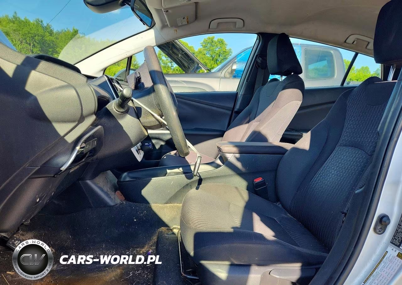 2017 Toyota Prius Two VIN:JTDKBRFU8H3550168 - 7