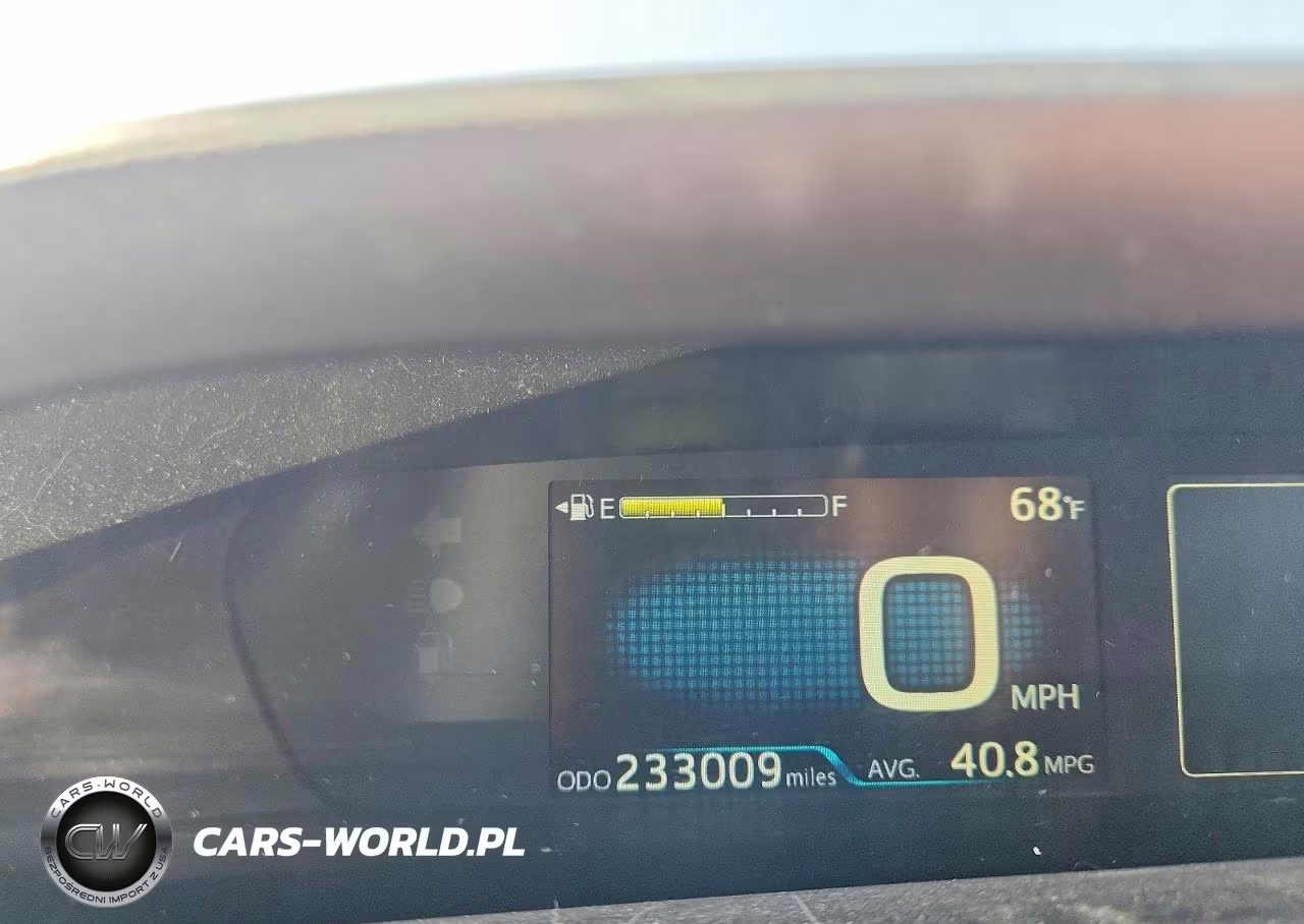 2017 Toyota Prius Two VIN:JTDKBRFU8H3550168 - 9