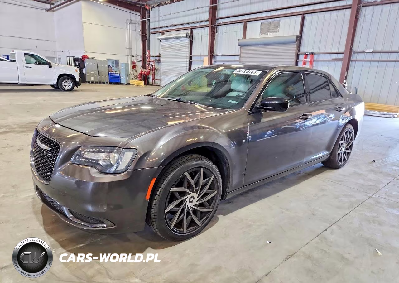 2020 Chrysler 300 Touring – zdjęcie 1 z 12