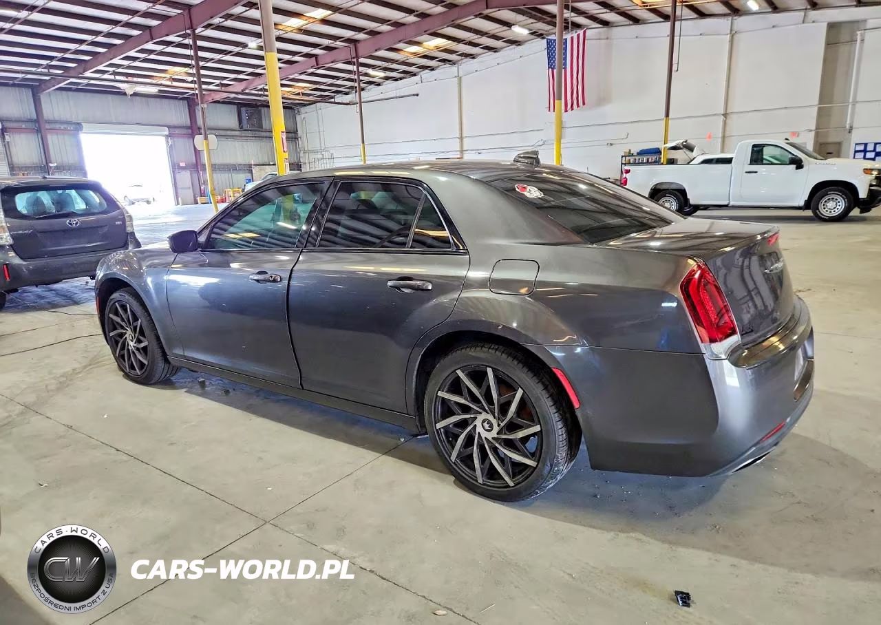 2020 Chrysler 300 Touring VIN:2C3CCAAGXLH115683 - 2