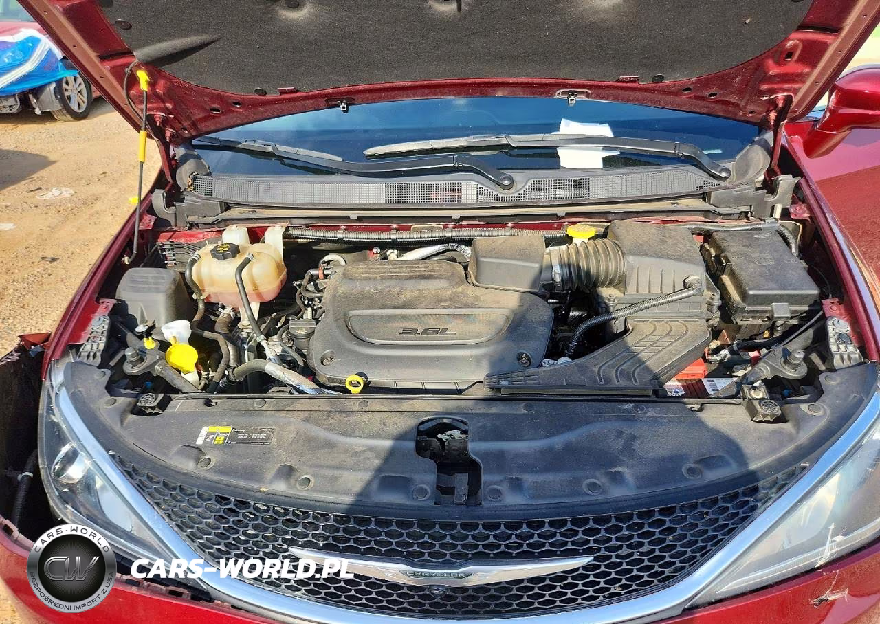 2019 Chrysler Pacifica Touring L VIN:2C4RC1BG9KR746504 - 12