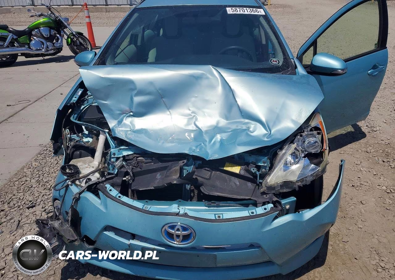 2013 Toyota Prius C One VIN:JTDKDTB30D1053965 - 11