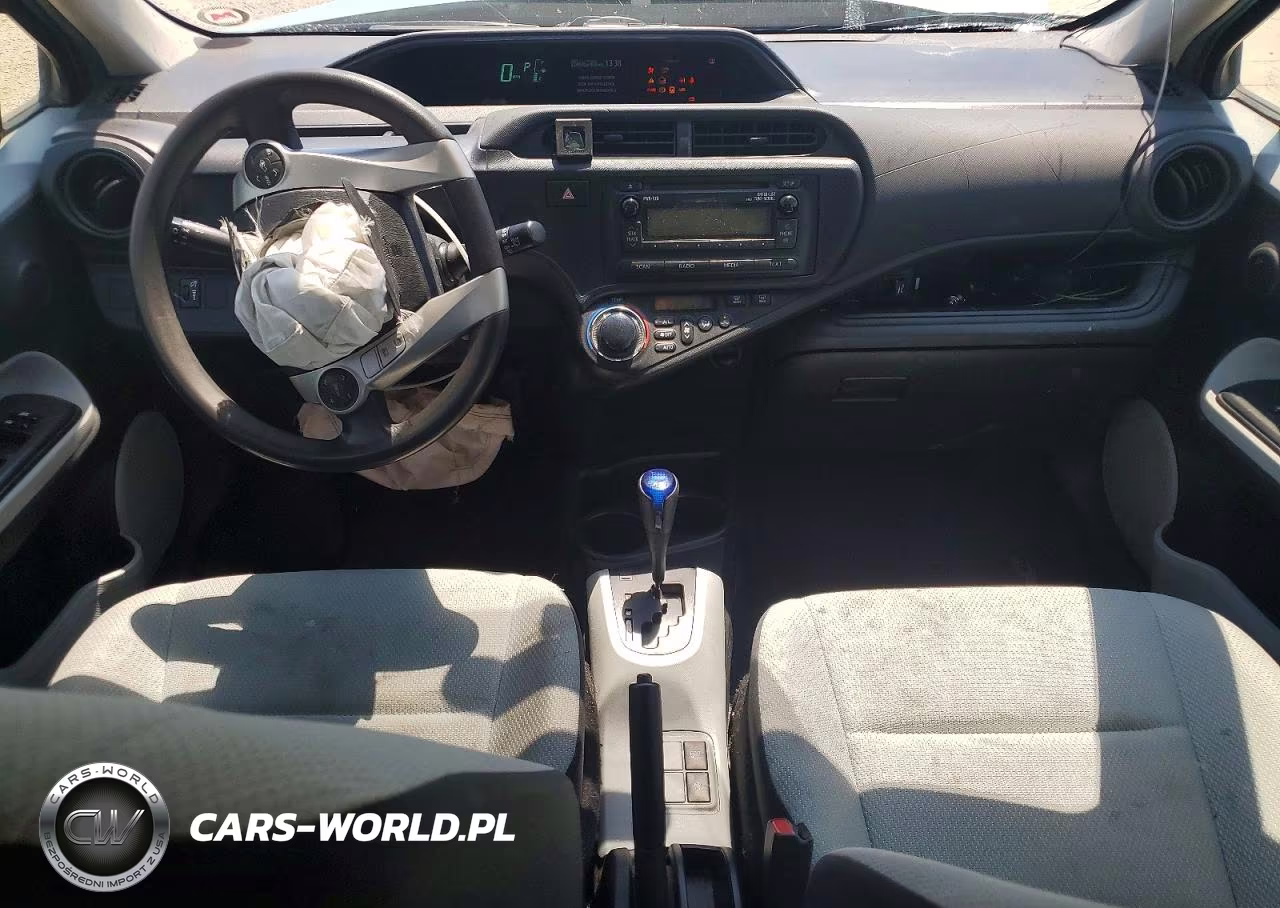 2013 Toyota Prius C One VIN:JTDKDTB30D1053965 - 8