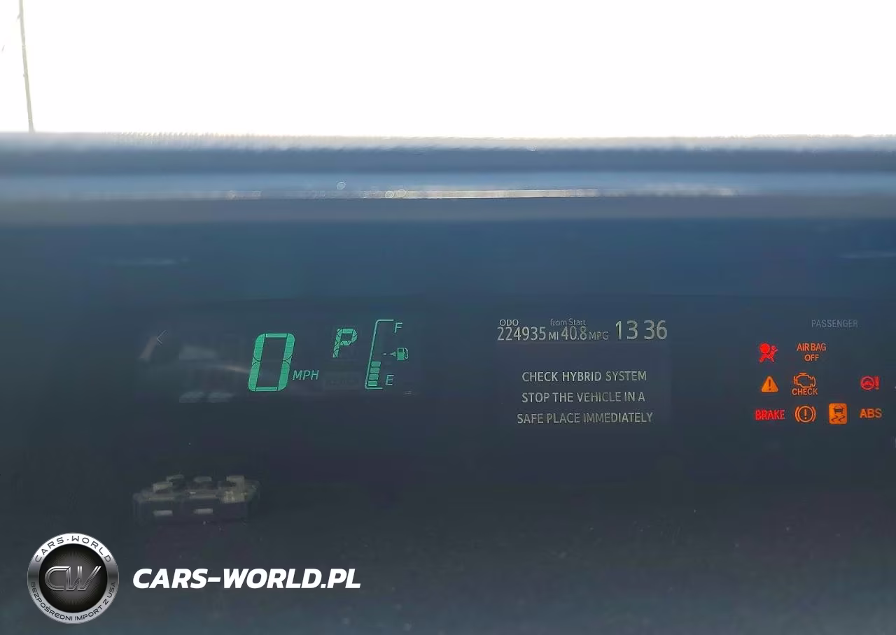 2013 Toyota Prius C One VIN:JTDKDTB30D1053965 - 9