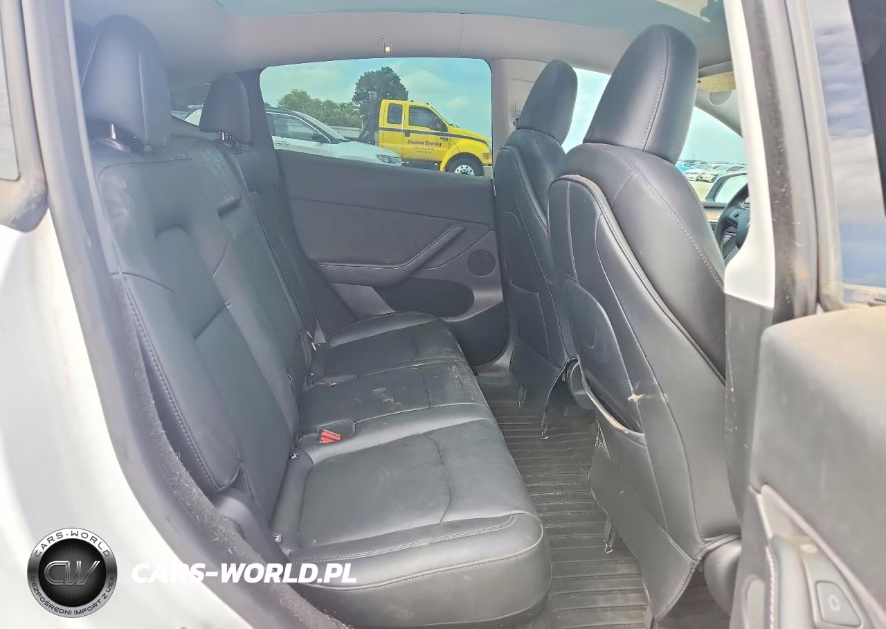 2023 Tesla Model Y VIN:7SAYGDEE4PA093630 - 10