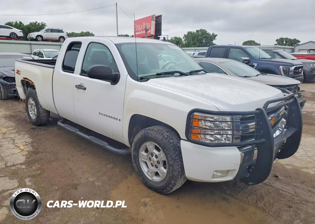 2008 Chevrolet Silverado K1500 VIN:2GCEK19JX81245504 - 4