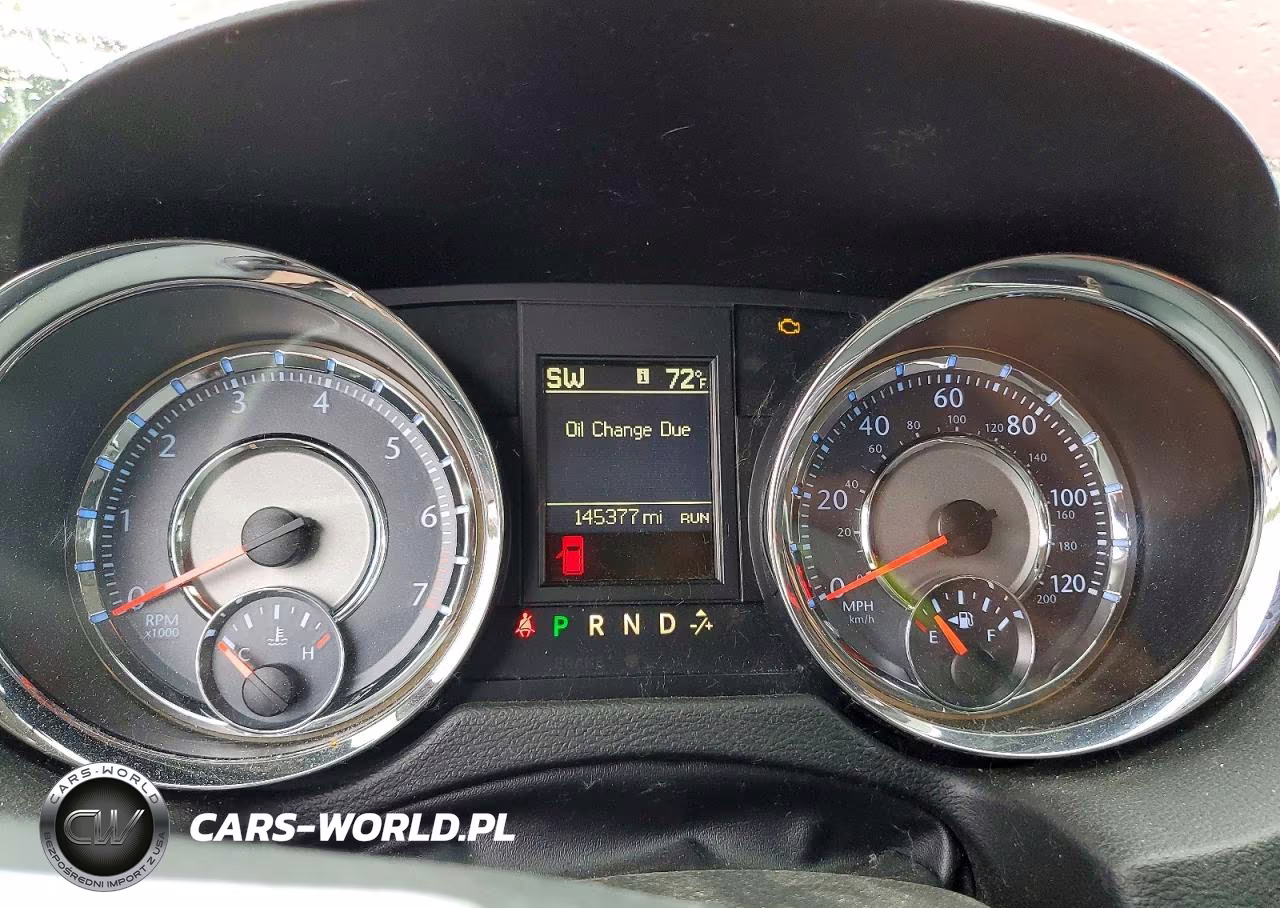 2016 Chrysler Town & Country Touring VIN:2C4RC1BG1GR287153 - 9