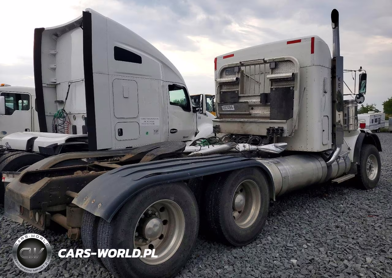 2006 Kenworth T800 Semi Truck VIN:1NKDLB0XX6R990451 - 4