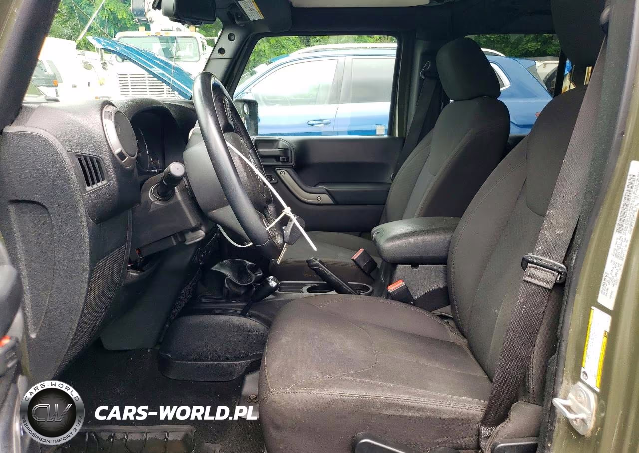 2016 Jeep Wrangler Unlimited Sport VIN:1C4BJWDG3GL107939 - 7
