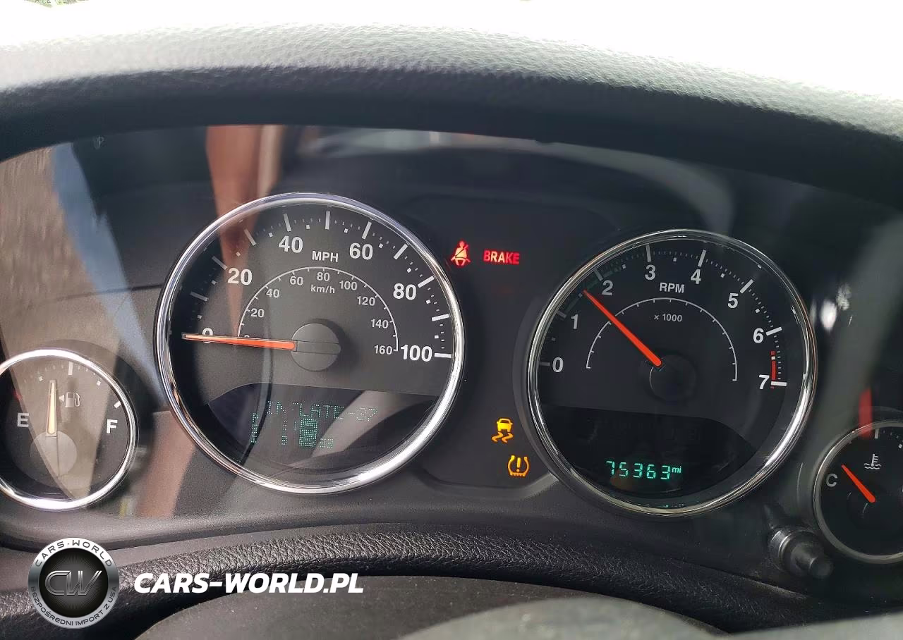 2016 Jeep Wrangler Unlimited Sport VIN:1C4BJWDG3GL107939 - 9