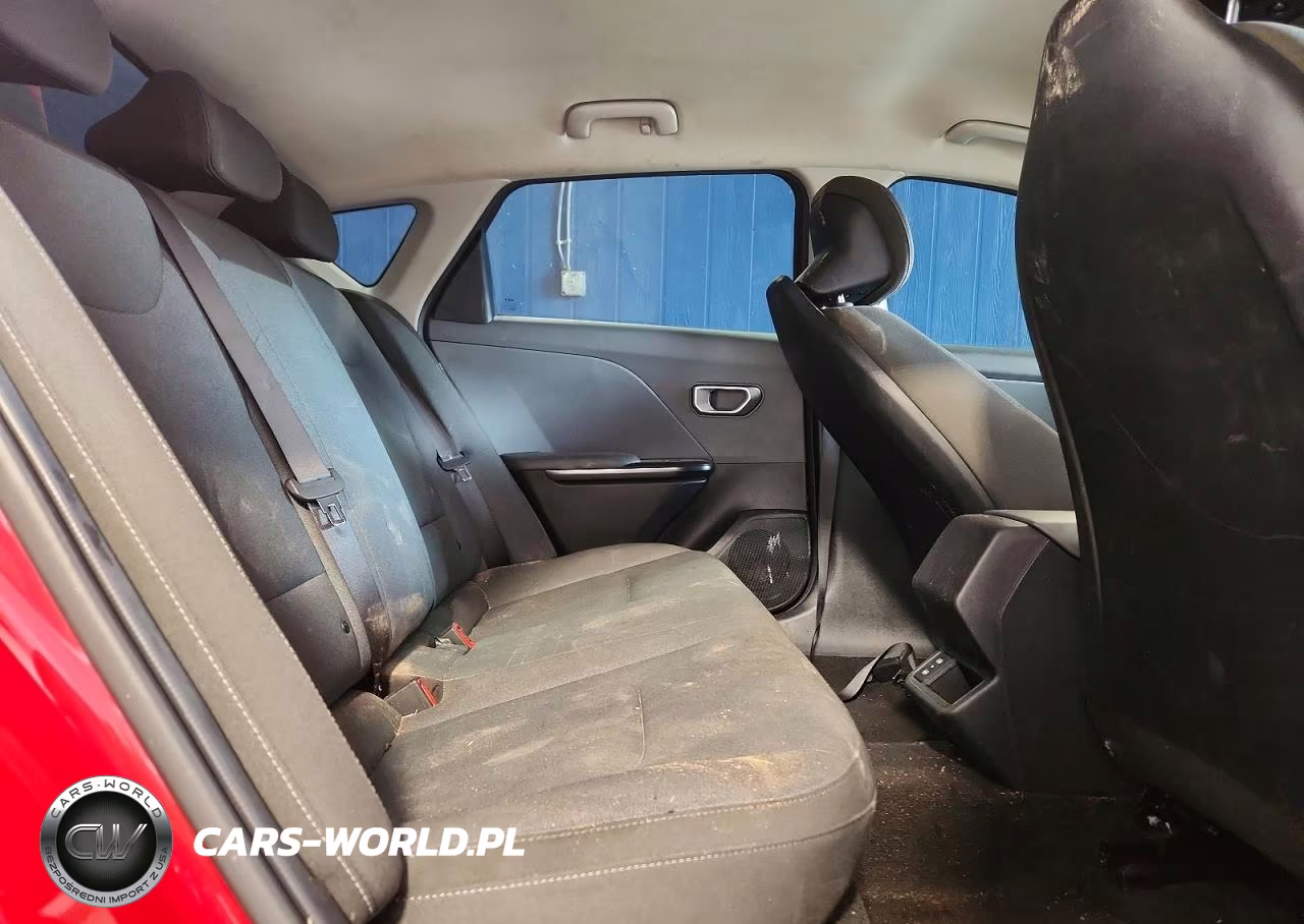 2025 Kia K4 Lxs VIN:3KPFT4DE1SE236794 - 10