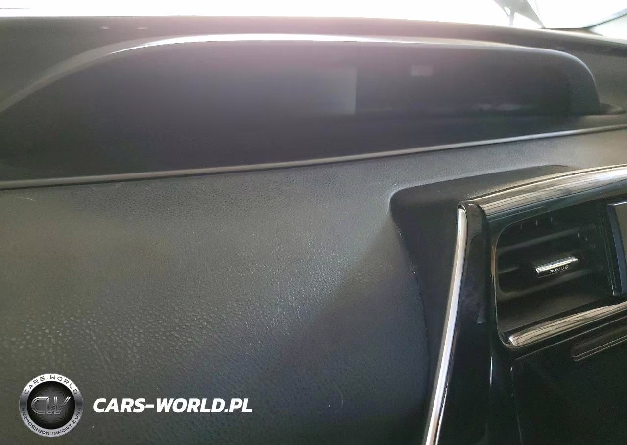 2017 Toyota Prius Three Touring VIN:JTDKARFU6H3045555 - 9