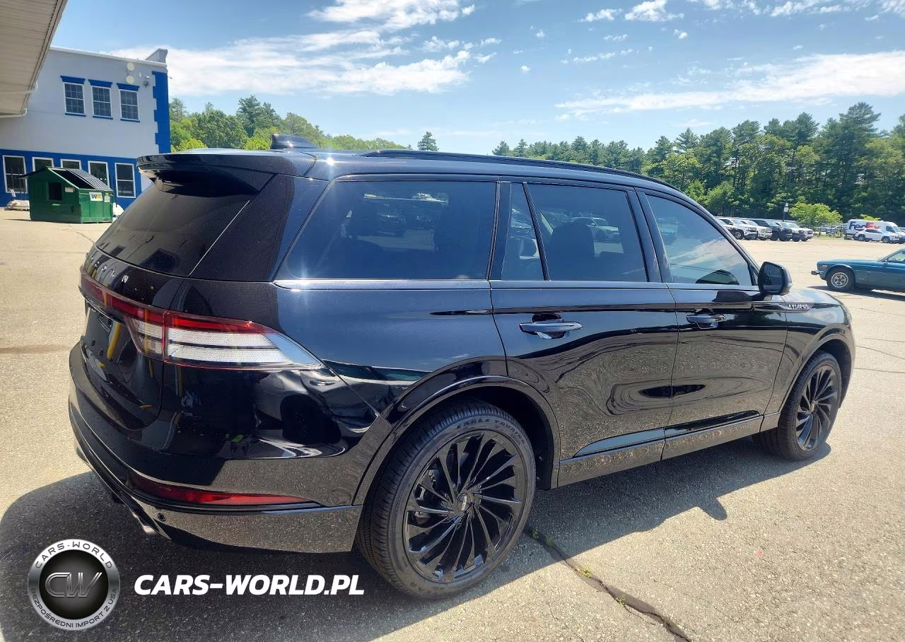 2026 Lincoln Aviator Reserve VIN:5LM5J7XC8TGL11255 - 3