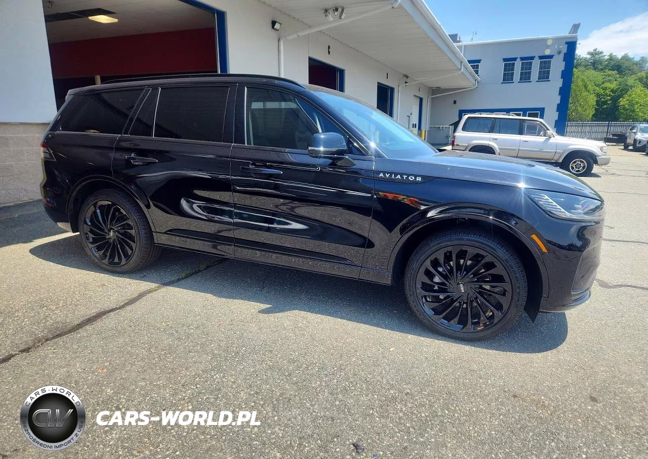 2026 Lincoln Aviator Reserve VIN:5LM5J7XC8TGL11255 - 4